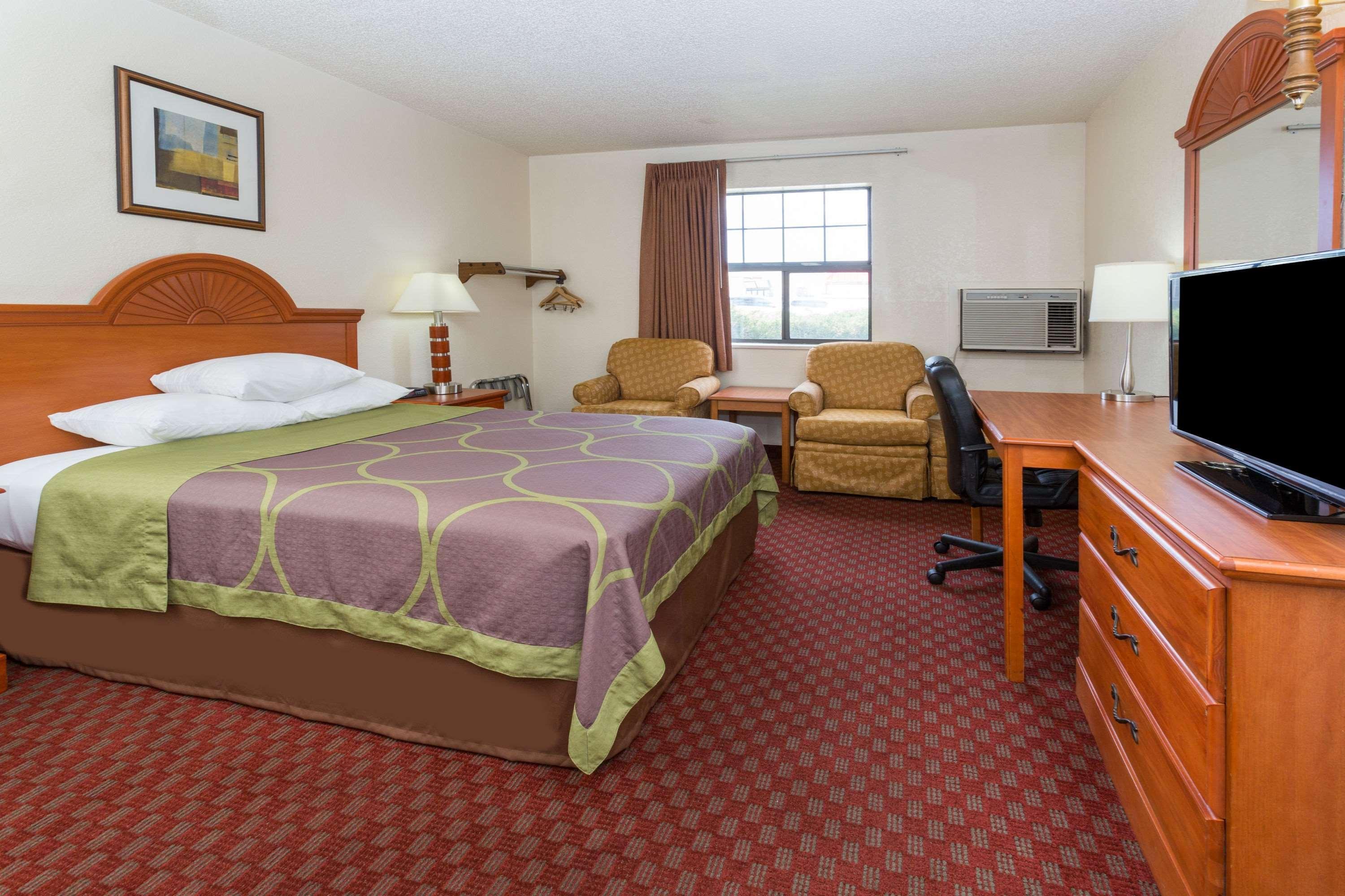 Отель Super 8 By Wyndham Colorado Springs/Afa Area Экстерьер фото