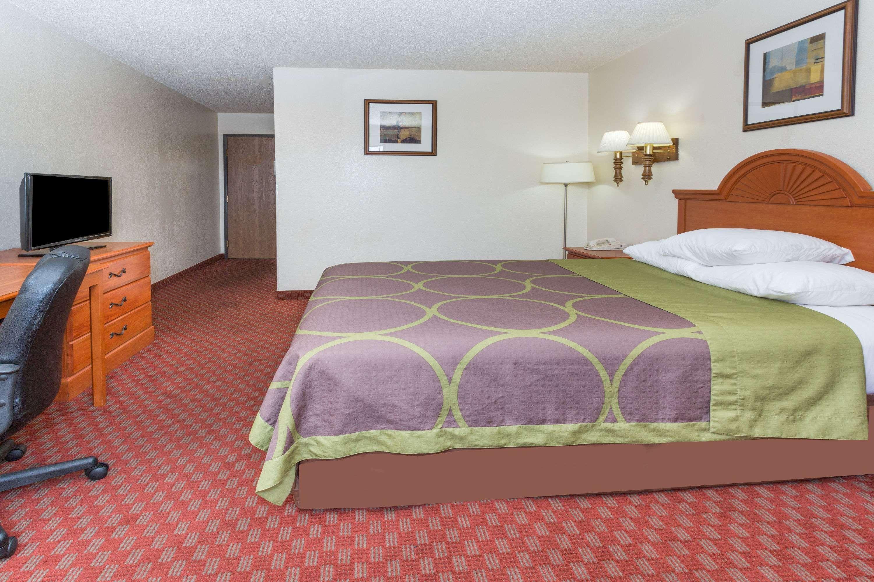 Отель Super 8 By Wyndham Colorado Springs/Afa Area Экстерьер фото