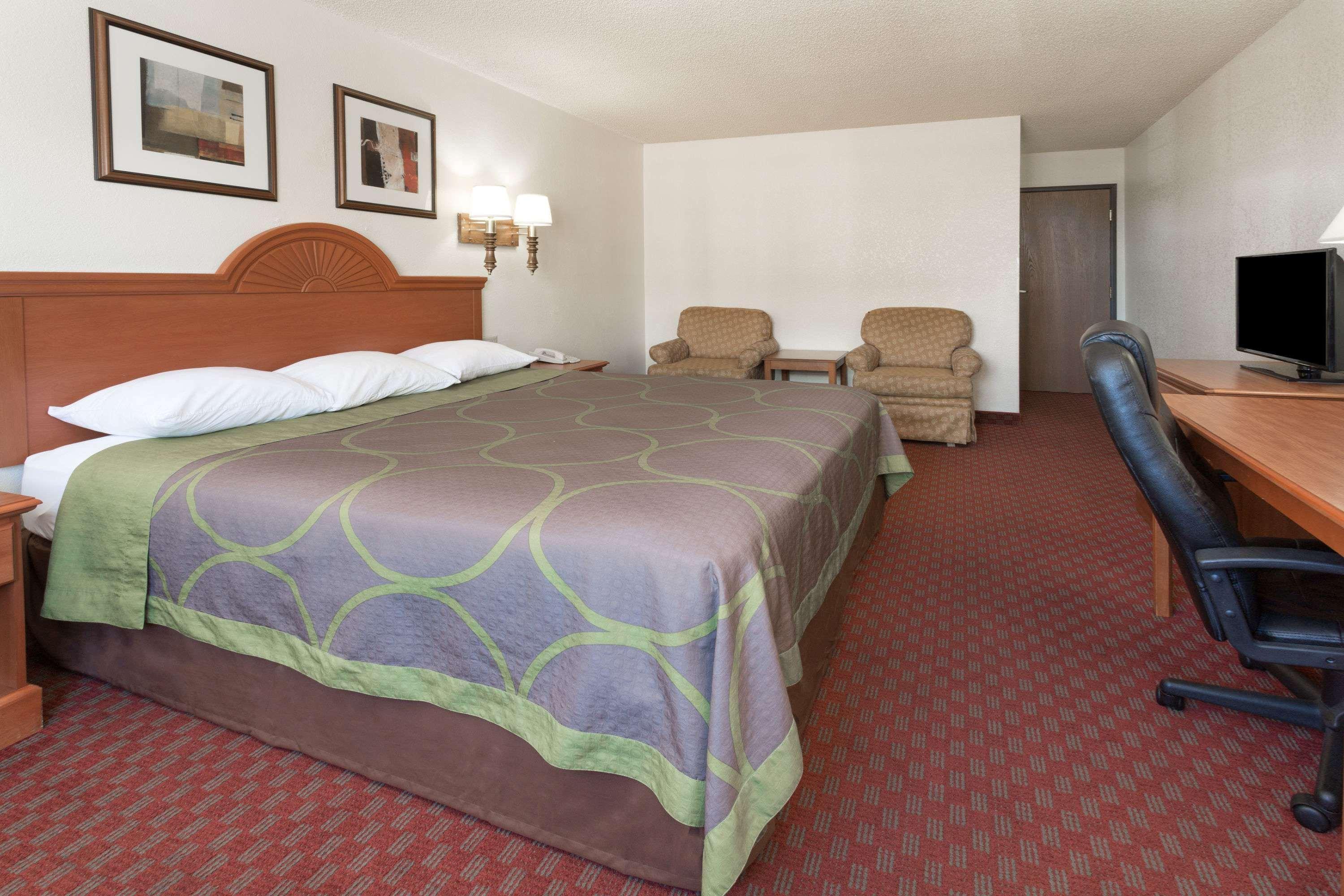 Отель Super 8 By Wyndham Colorado Springs/Afa Area Экстерьер фото
