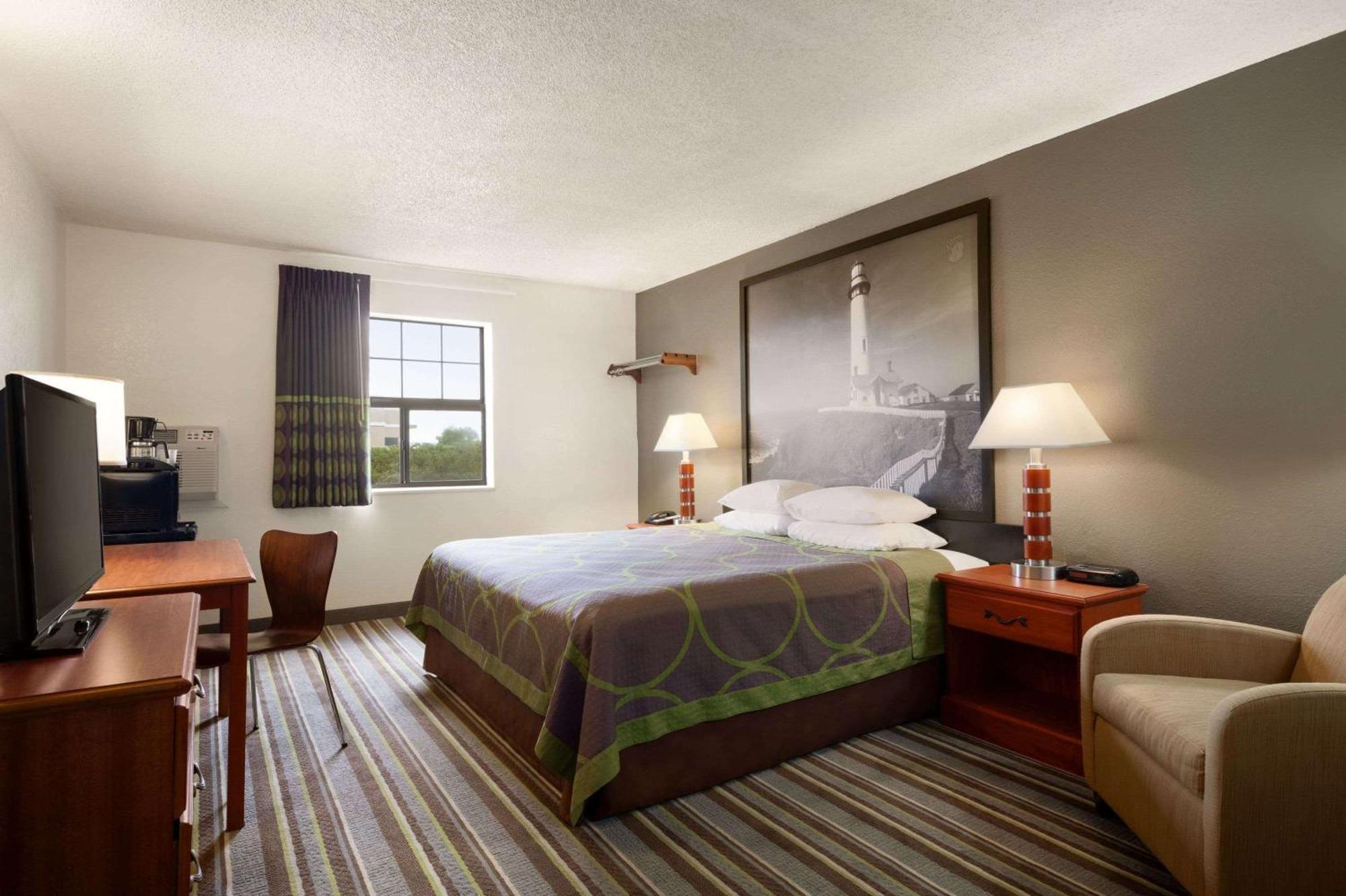Отель Super 8 By Wyndham Colorado Springs/Afa Area Экстерьер фото