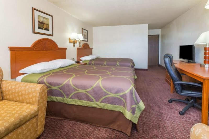 Отель Super 8 By Wyndham Colorado Springs/Afa Area Экстерьер фото