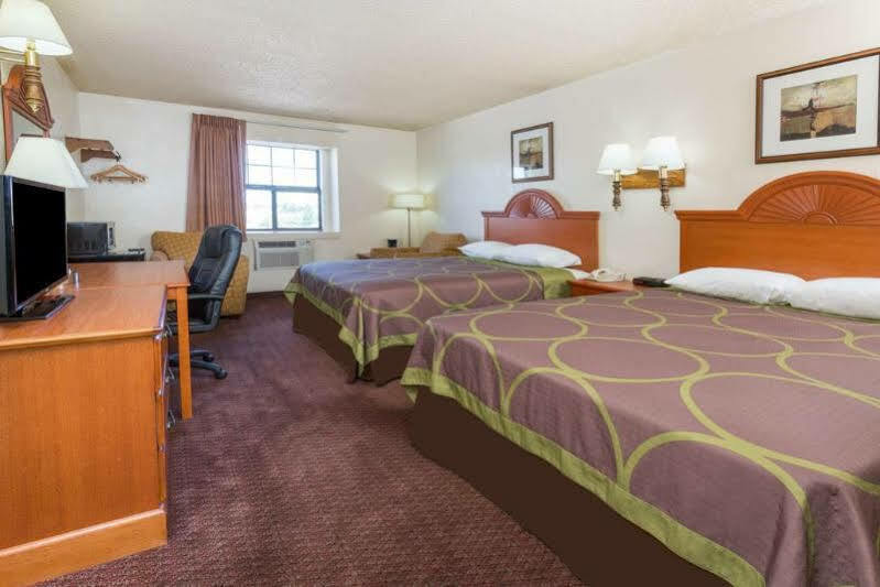Отель Super 8 By Wyndham Colorado Springs/Afa Area Экстерьер фото